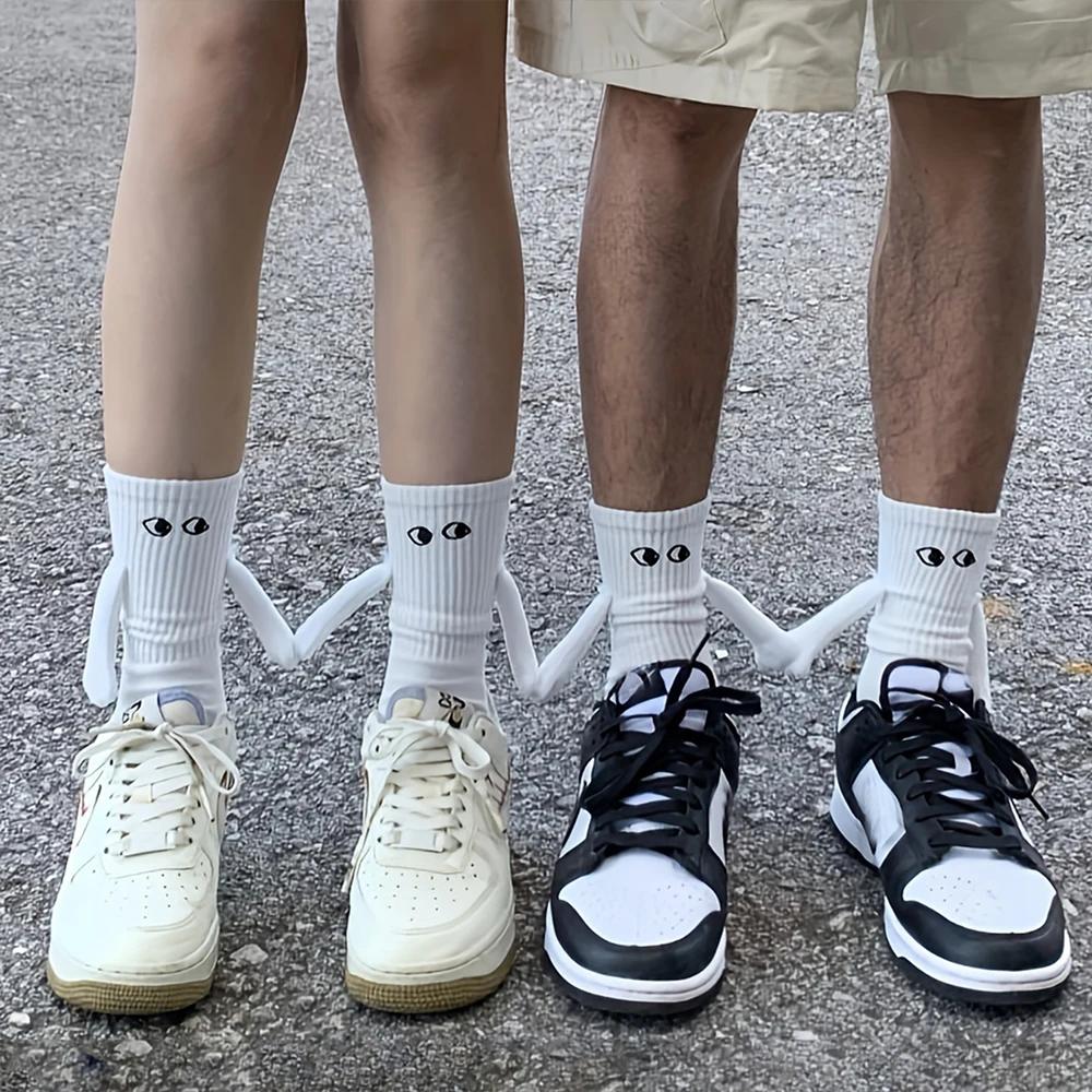 2/4 Pairs Magnetic Socks With Hands Women Men Fashion Black White Funny Cute Cartoon Eyes Couple Mid Tube Socks For Gifts