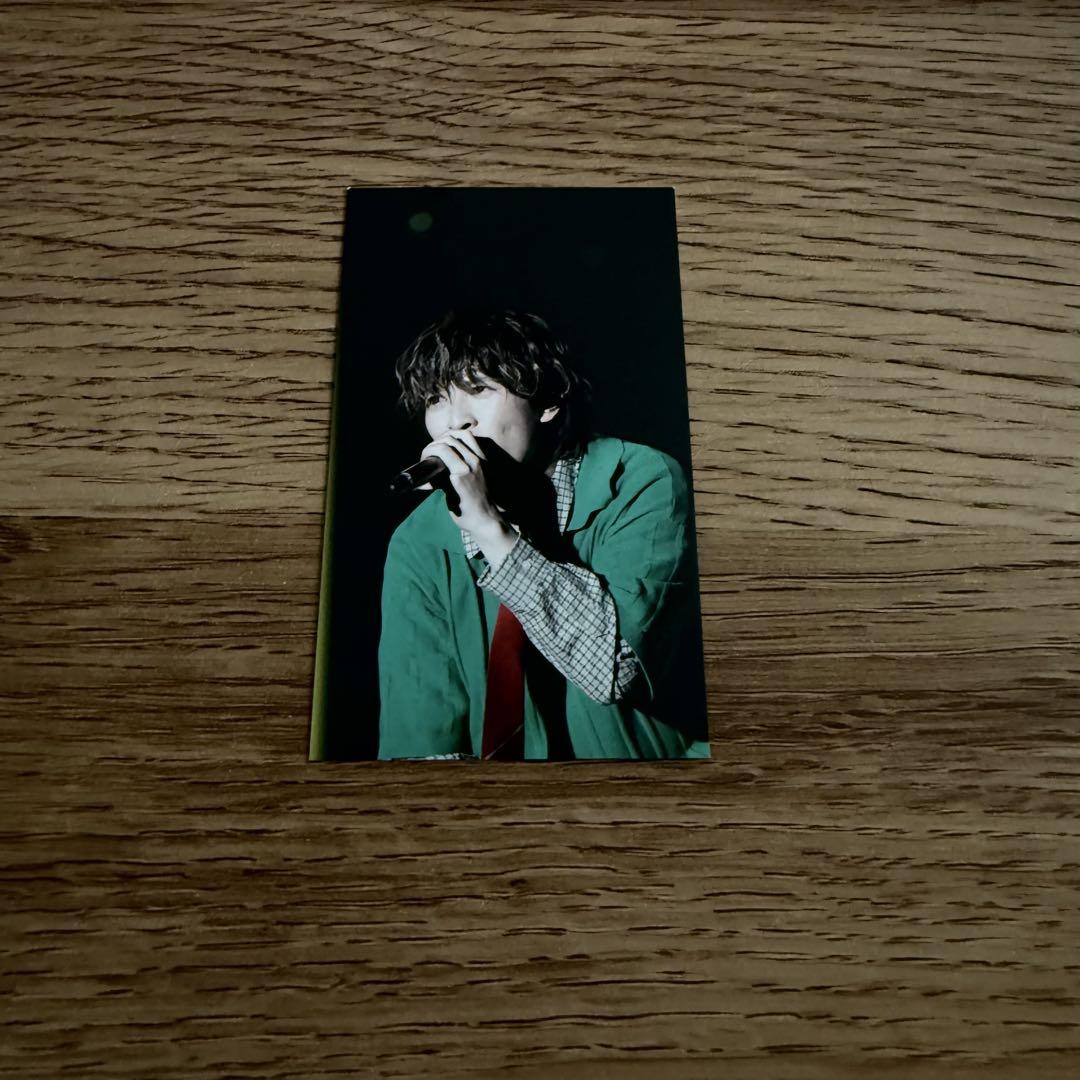 

[USED] M!LK Yoshida Hitoshi trading card in green casual outfit