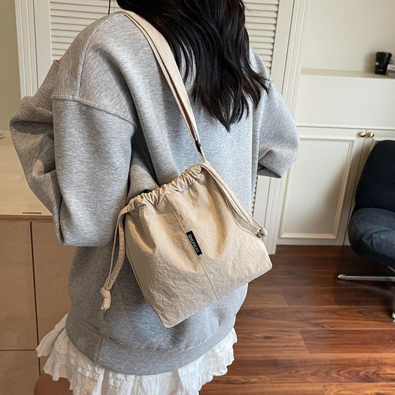Large Capacity Drawstring Shoulder Bag Women's Lightweight Tote Bag Commuter Crossbody Bag