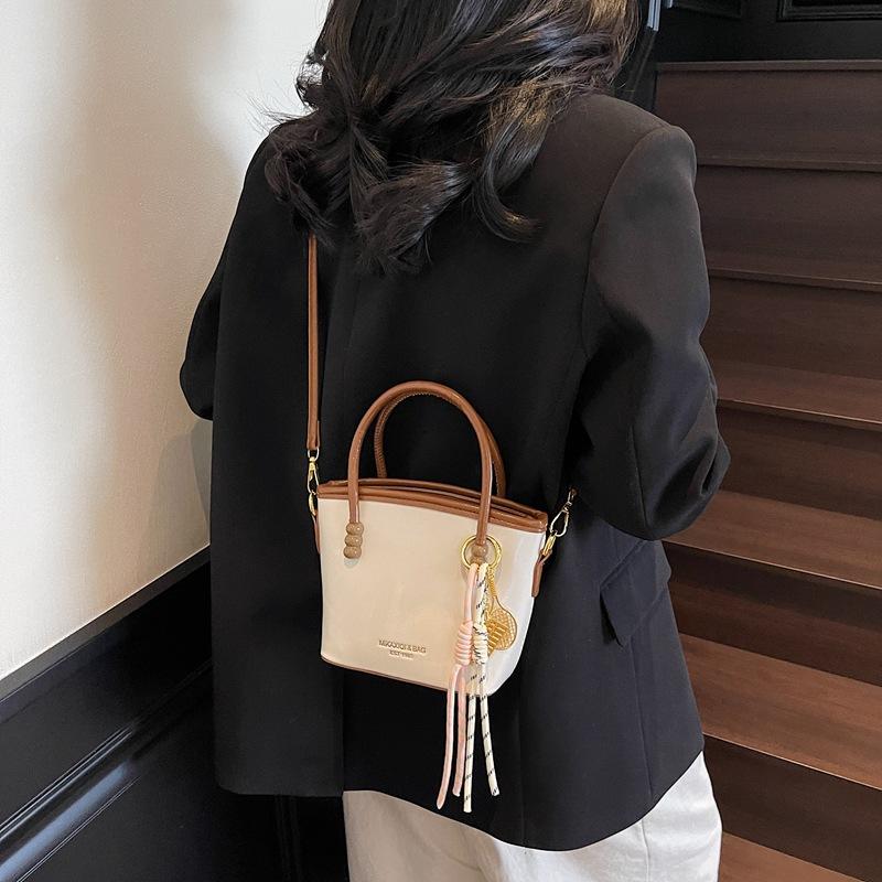 High-end Contrasting Color Portable Bucket Bag Women's New Spring and Summer Fashion Messenger Bag Commuter Small Bag