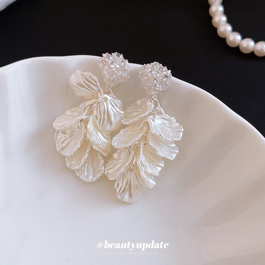 Silver Needle Zircon Pearl Petal Tassel Stud Earrings – Elegant, High-End Fashion Accessories for Women