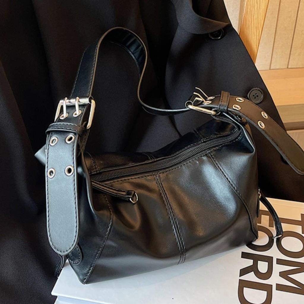 IELGY Retro Sweet Cool Style Fashionable All-Match Black Shoulder Armpit Bag