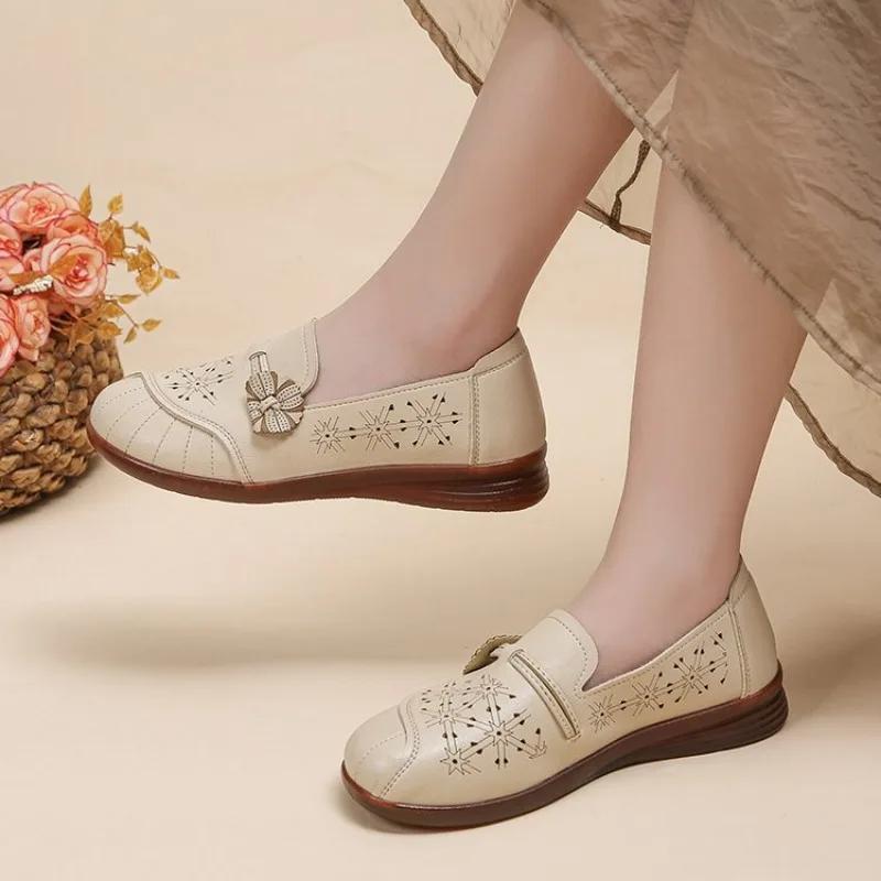 Fashion 2024 Flowers Hollow Moccasins Mother Ladies Designer Ballet Flats Summer Woman Leather Loafers Retro Style Women's Shoes