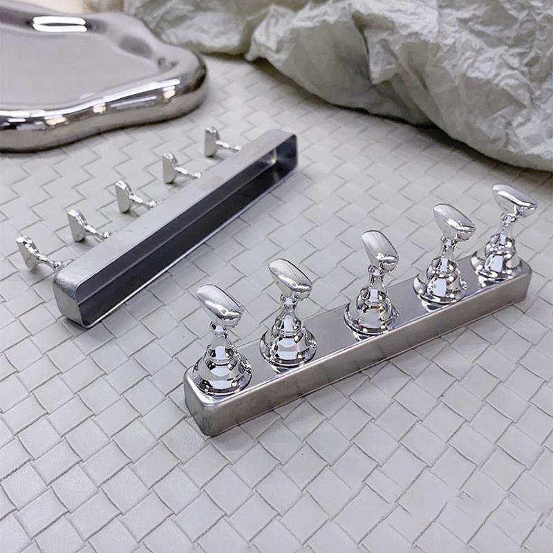 Nail Art Practice Holder Base Sliver Strong Magnetic Metal Stand Manicure Tool Nail Accessories Salon Diy Nail Stand Tool