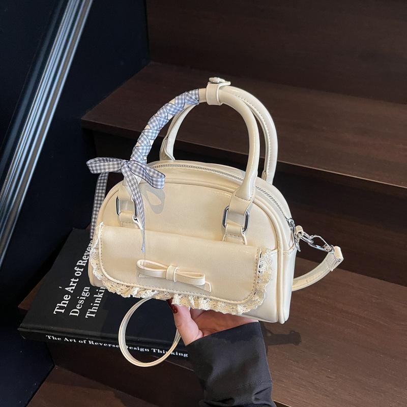 Simple temperament hand carry small square bag 2025 new Korean version trend high-end shoulder bag fashion versatile messenger bag