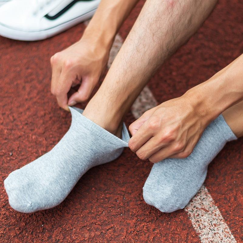 Men Spring and Summer New Classic Pure Color Cotton Boat Socks