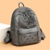 Nietenverzierter Rucksack Modischer Punk-Stil Rucksack für Damen Lässiger täglicher Gebrauch Leichter Rucksack mit Nieten für den täglichen Weg zur Arbeit, Schule und Reisen