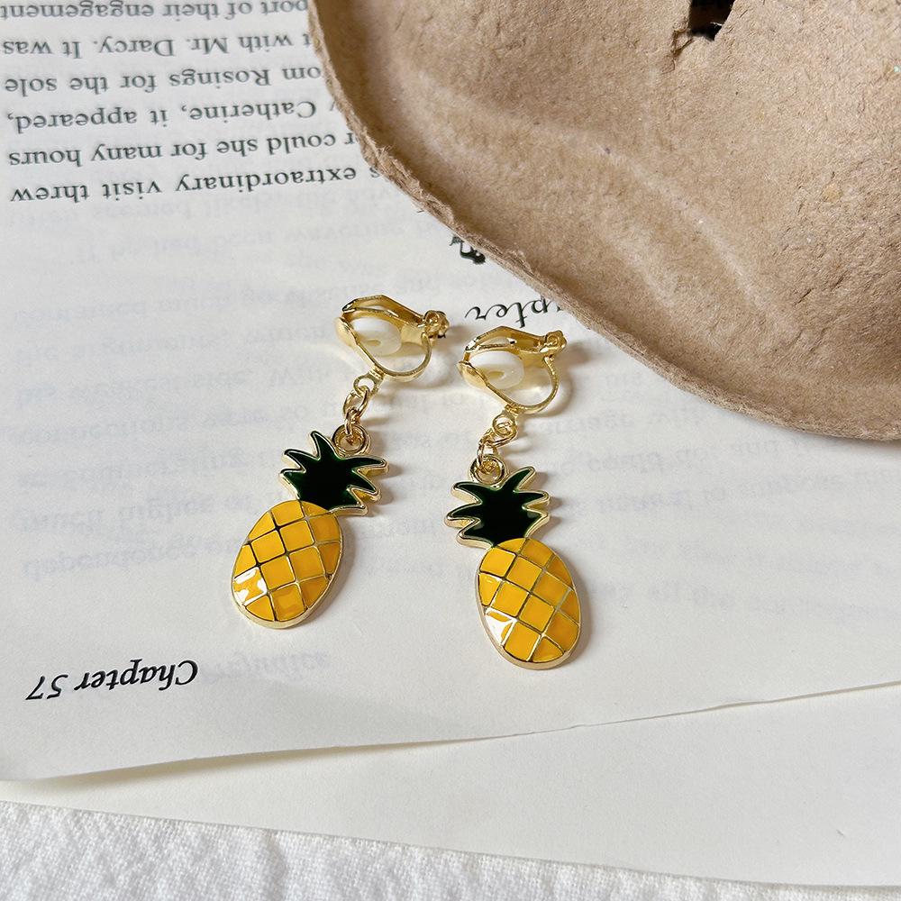 Korean Xiaoxiang Love Heart Earrings: High-End Summer Sweet Design with Niche Oil Drop Accents