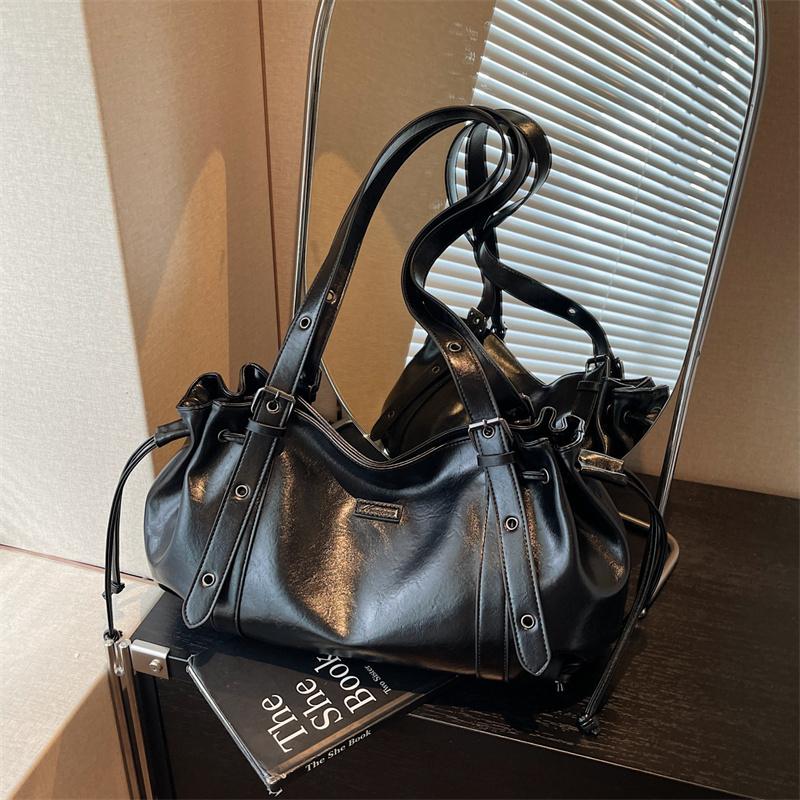Casual Soft Leather Shoulder Bag Large Capacity Solid Color Commute Bag Multifunctional Minimalist Tote Bag For Women