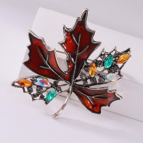 Brooch Pin Autumn Maple Leaf Design Zinc Alloy Pin with Rhinestone Inlay Suits Coats Sweaters Badge Formal Wear Accessory