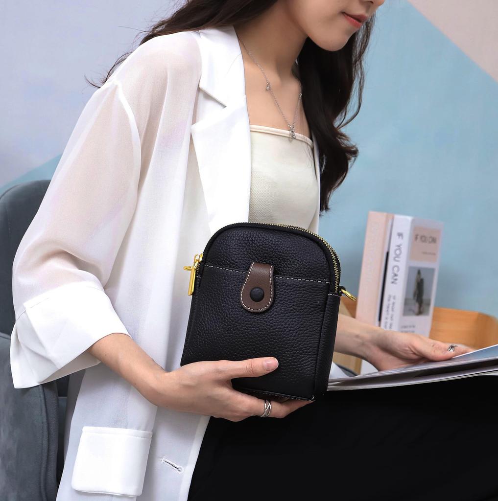 Bearneko Women's Genuine Leather Shoulder Bag, Small, Crossbody, Wallet, Lightweight, Waterproof, Smartphone Pouch, Fashionable, Gift (Black)