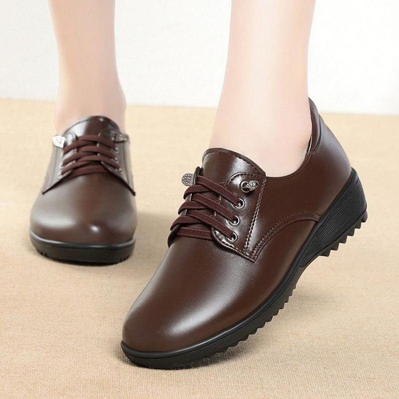 Nový styl Dámské boty Podzim Měkká podrážka Jednoduché boty Středního věku a starší Plochá Protiskluzová Pohodlná obuv Dámské Kožené boty