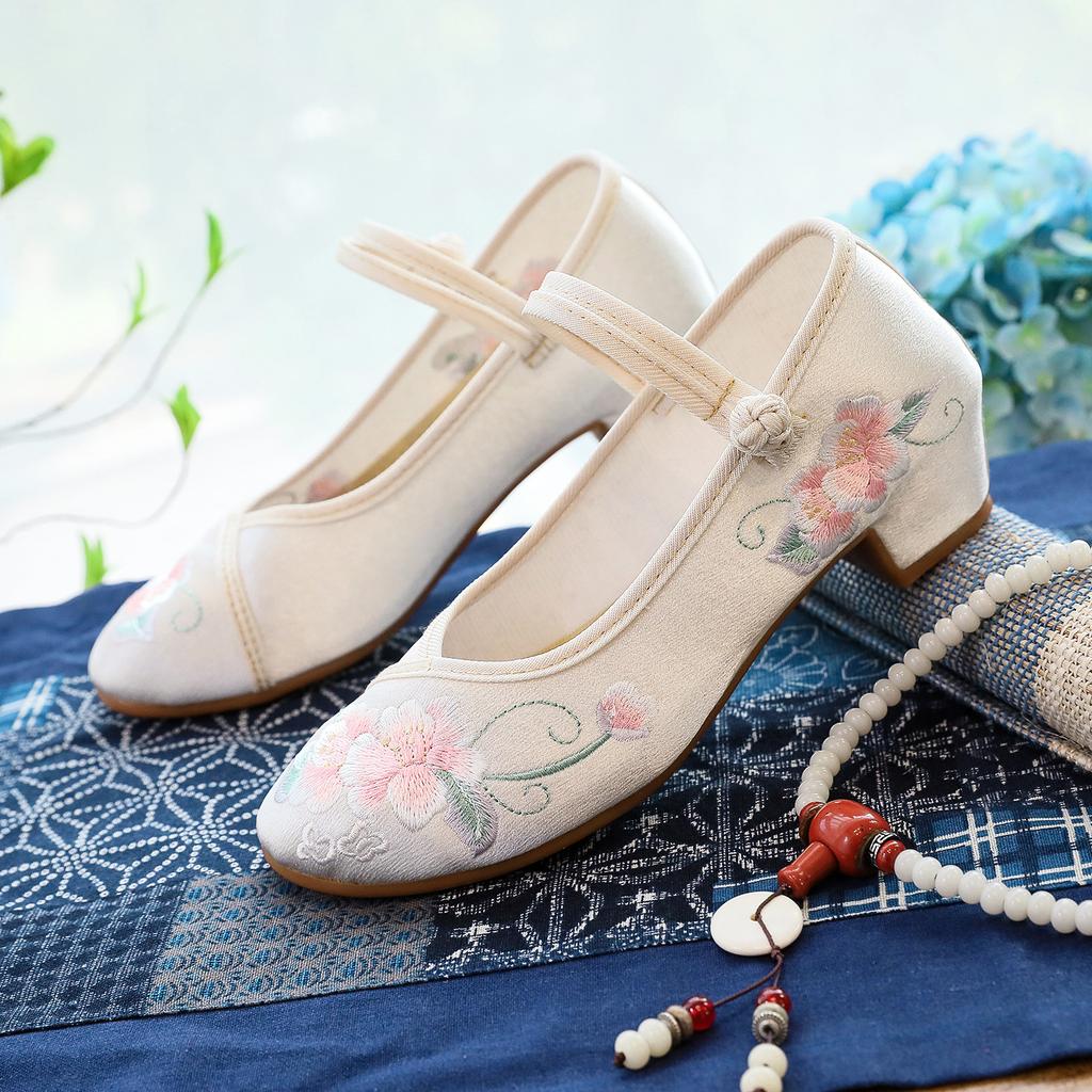 Fangxin, the New Square Heel Is Matched with Cheongsam Hanfu Shoes, Ethnic Style Single Shoes, Embroidered Shoes.