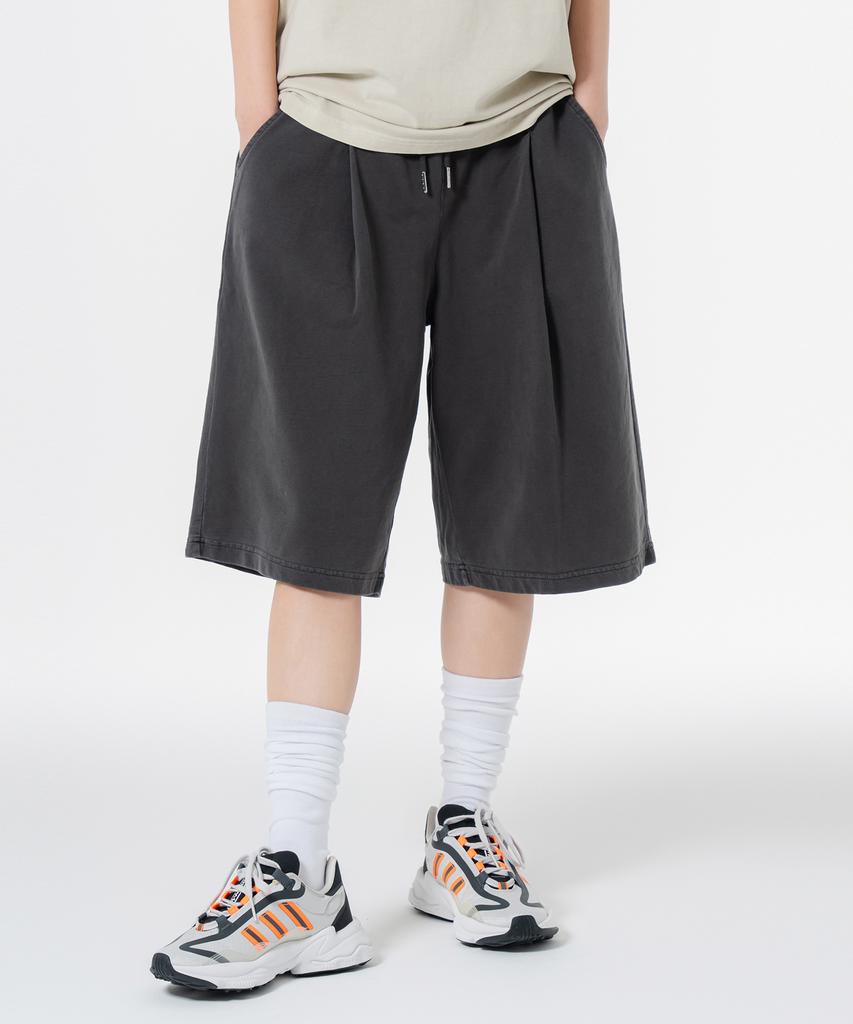 MOZMOZ Pigment One-Pleat Wide Training Shorts Charcoal
