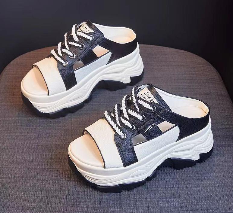 

Рыбий рот толстый низ в сандалиях девушка 2024 новый ретро мода темперамент полые римские туфли фея ветер пляжные туфли 40