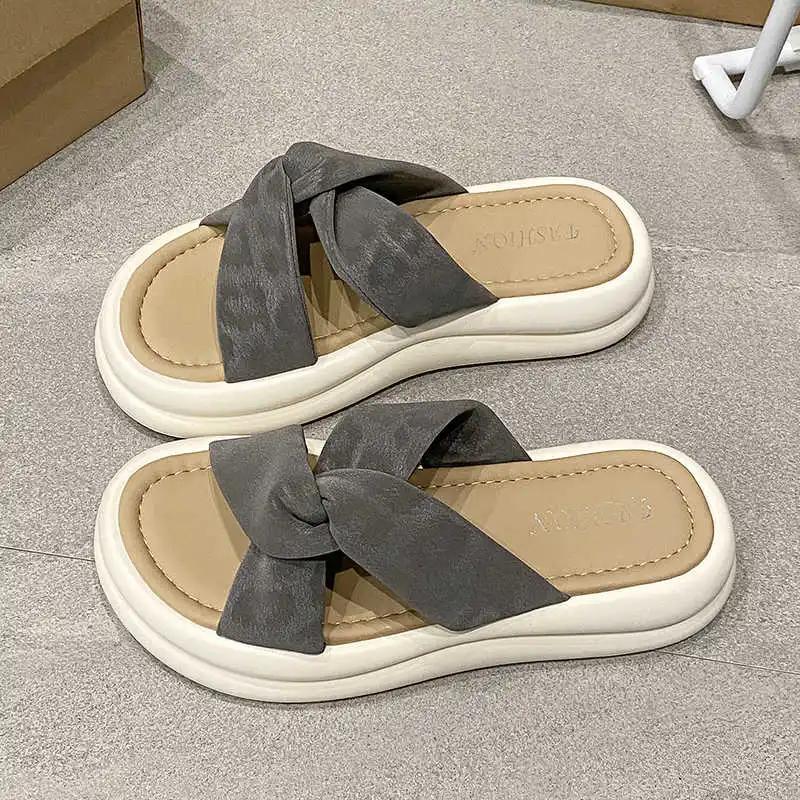 Fashion Does Not Slip Non-slip Women's Slipper Sandals Sneakers Badminton Shoes Woman Sport Portable Of Famous Brands Fashionable
