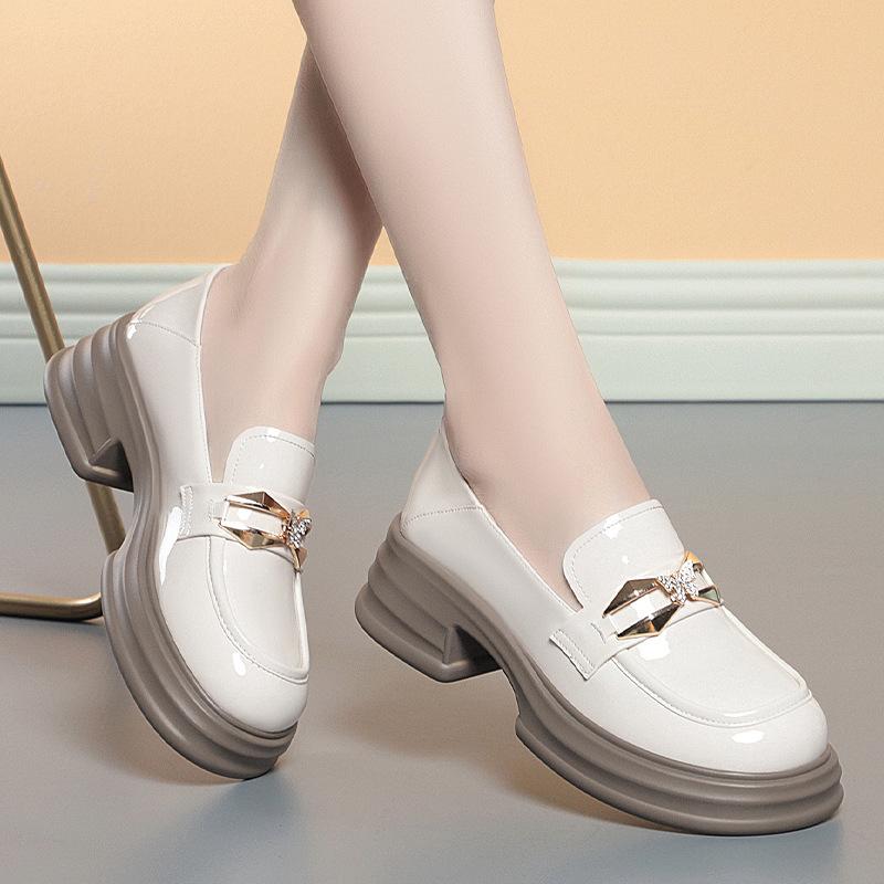 Fashion Fashion Platform Loafers New Women's Shoes Soft Leather Thick Heels British Small Round Toe Metal Decoration White Leather Shoes