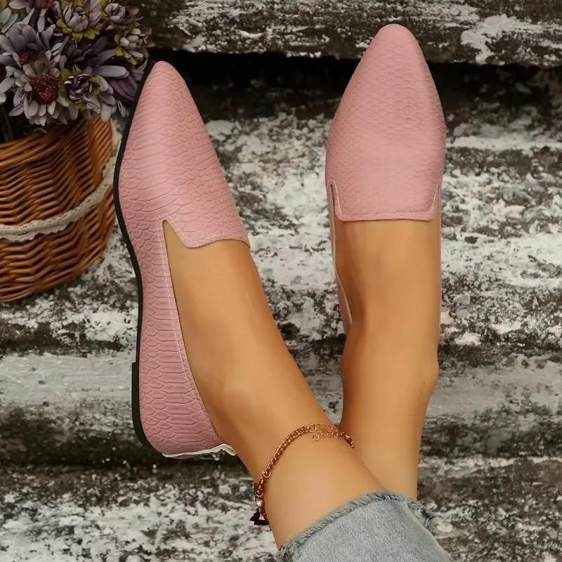 Vintage Leather Pointed Flat Shoes 2025 Women's Large Soft Sole Comfortable Spring and Summer Slip-on Casual Small Leather Shoes