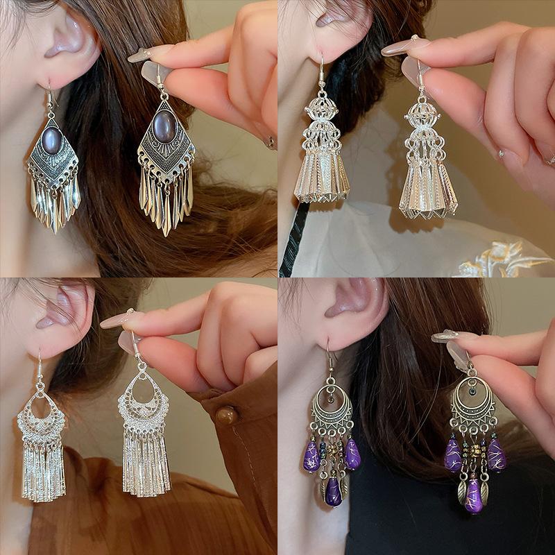 Bohemian retro tassel earrings with fashionable ethnic style and temperament, ear hooks with a niche and high-end feel, versatile earrings