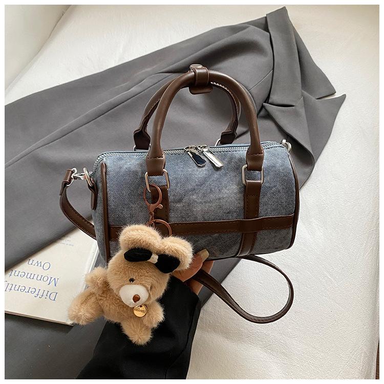 High value handbag niche pillow bag 2025 new commuter women's bag trendy fashion shoulder bag foreign style messenger bag