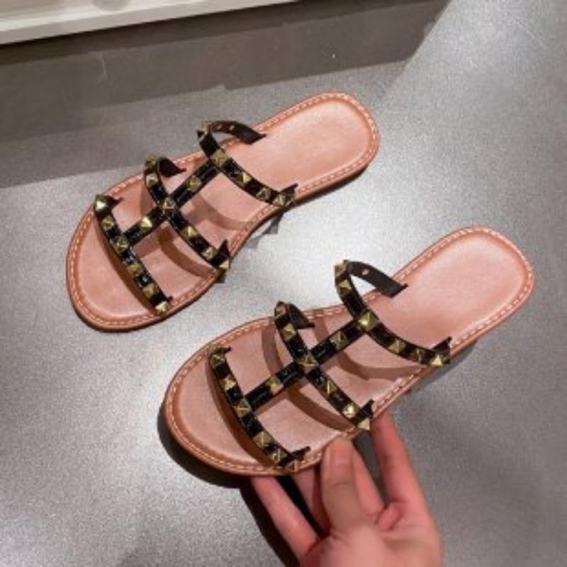 Large size slippers women's summer new outer wear fashionable versatile rivet sandals beach bathroom bath home