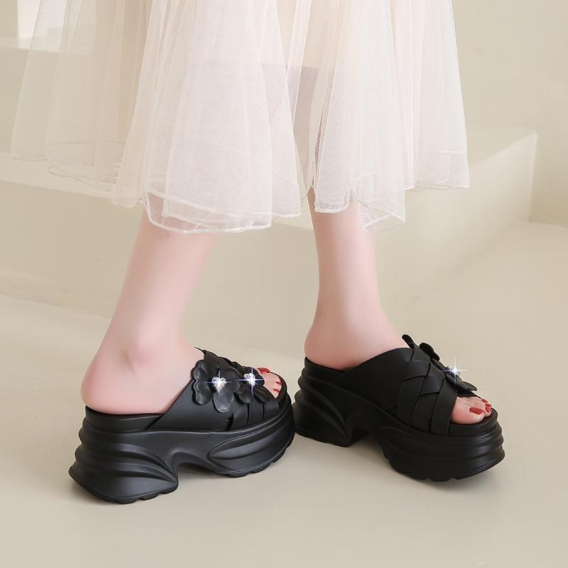 New thick heel cool slippers women's summer new muffin thick bottom hollow fish mouth slippers wear fashion one-word drag