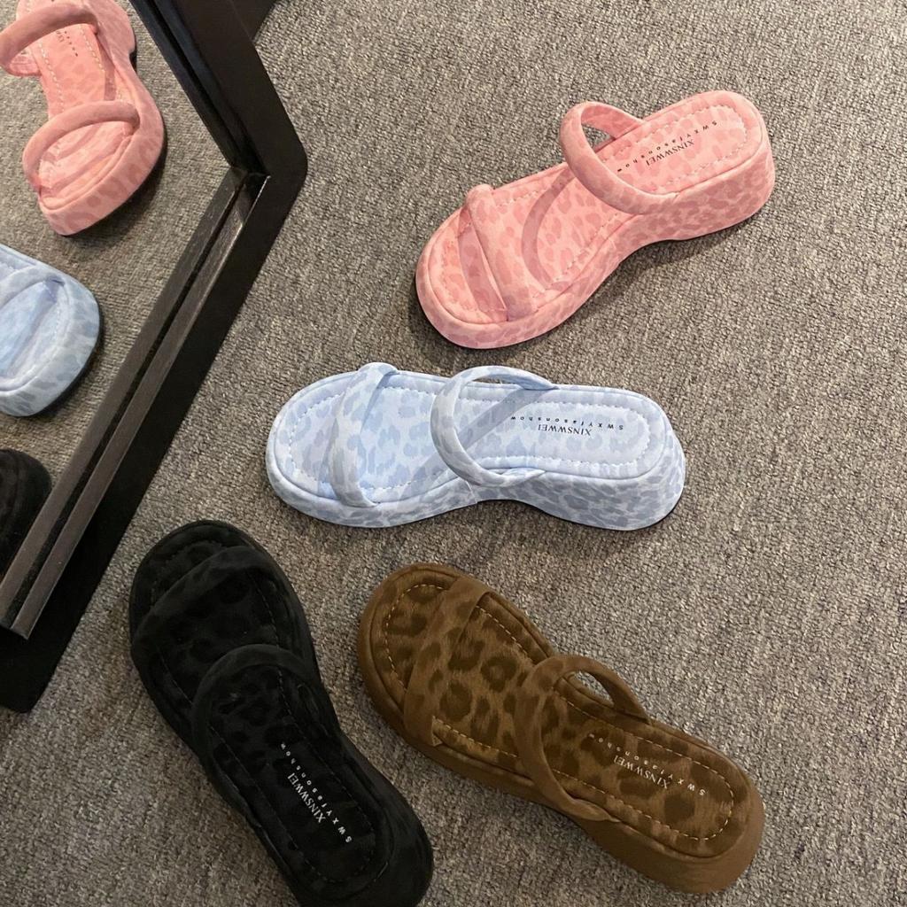 2025 spring new one-word leopard print thick-soled lazy people wear half-drag trendy women's shoes open-toed bread half-drag sandals