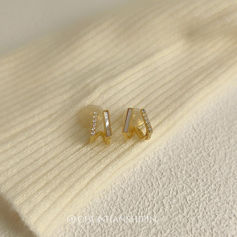 Double-layer Zircon Shell Earclips Without Ear Piercings, High-end Niche Design, Mosquito Coil Disc Earrings, Versatile and Exquisite Earrings.