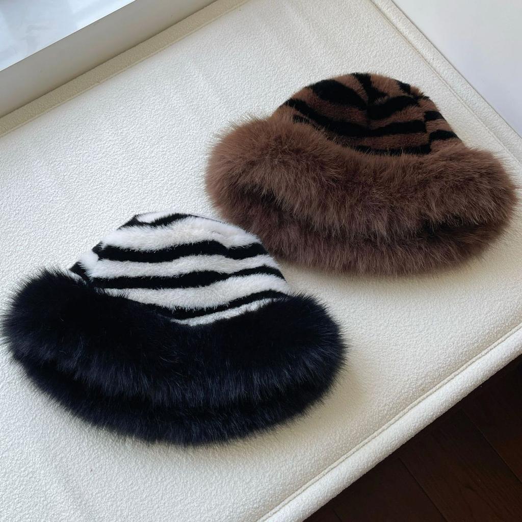 Women's Hat New Striped Plush Thickened Warm Hat Winter Casual Fashion Fisherman Hat Bucket Hat Women's