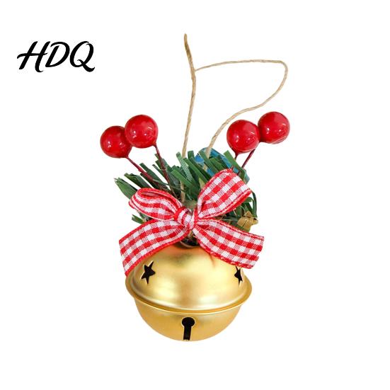 Reusable Festive Home Accents Christmas Bell Hanging Ornament Red Gold Pine Cone Wreath Decor Retro Pastoral Style Baubles for Tree Rustic Farmhouse
