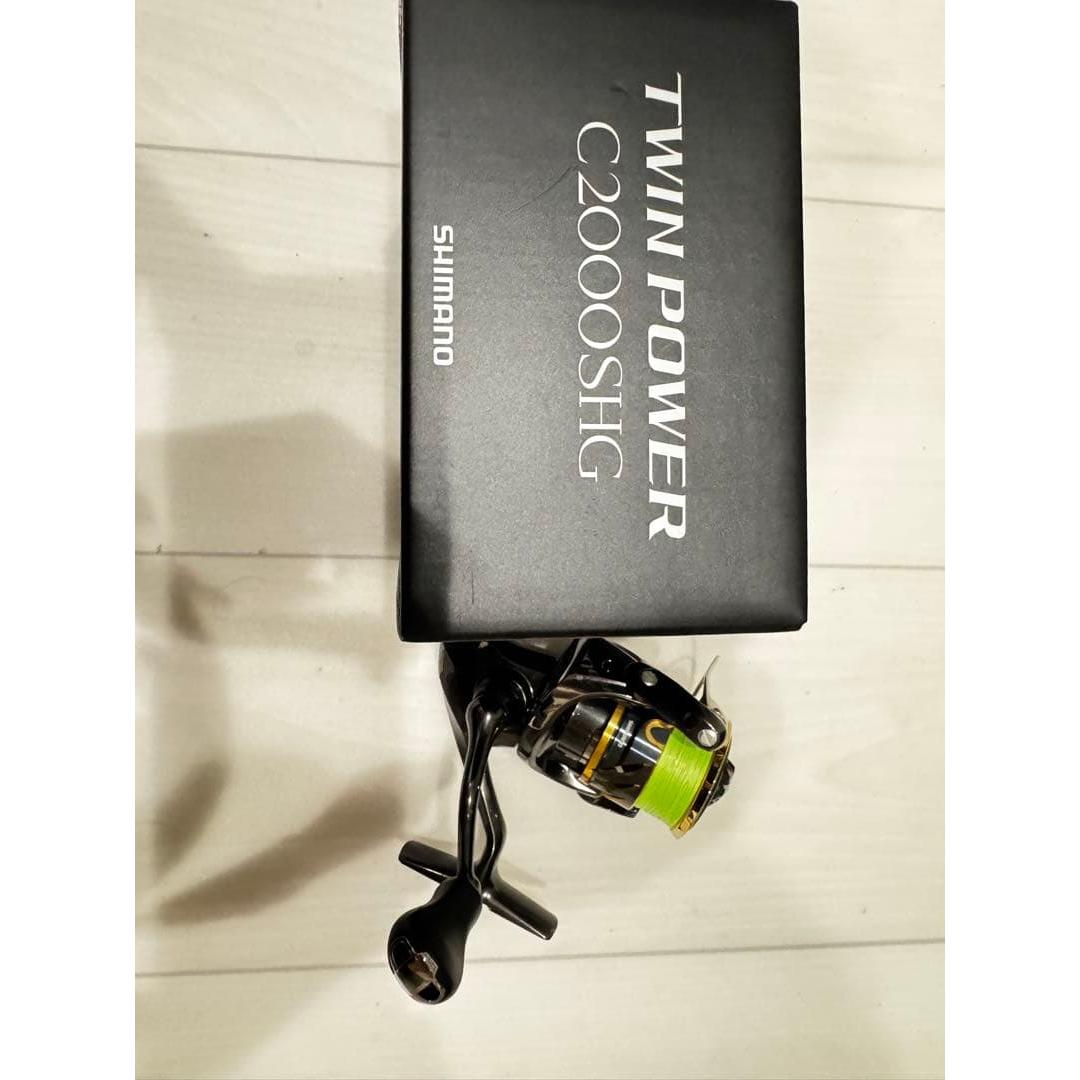 Used SHIMANO TWIN POWER C2000SHG spinning reel