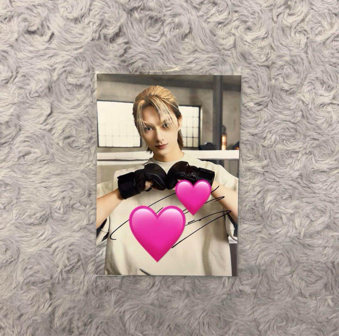 

[USED] SEVENTEEN Jun s autograph