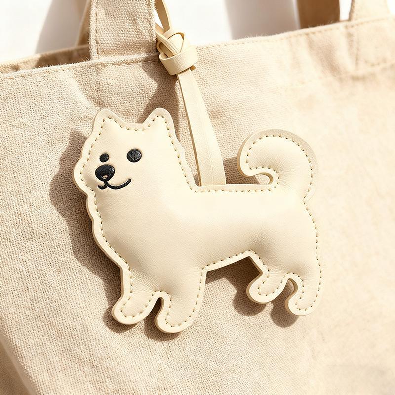 Trendy Samoyed Dog PU Leather Keychain Animal Charm for Purse Decoration