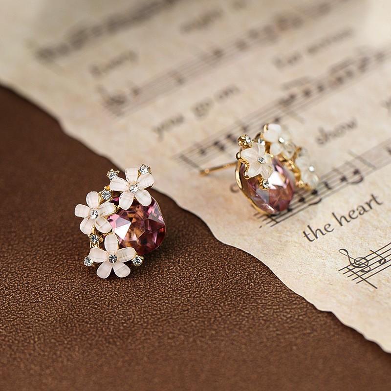 1111 popular retro diamond-encrusted geometric flower stud earrings European and American sweet Internet celebrity temperament high-end earrings