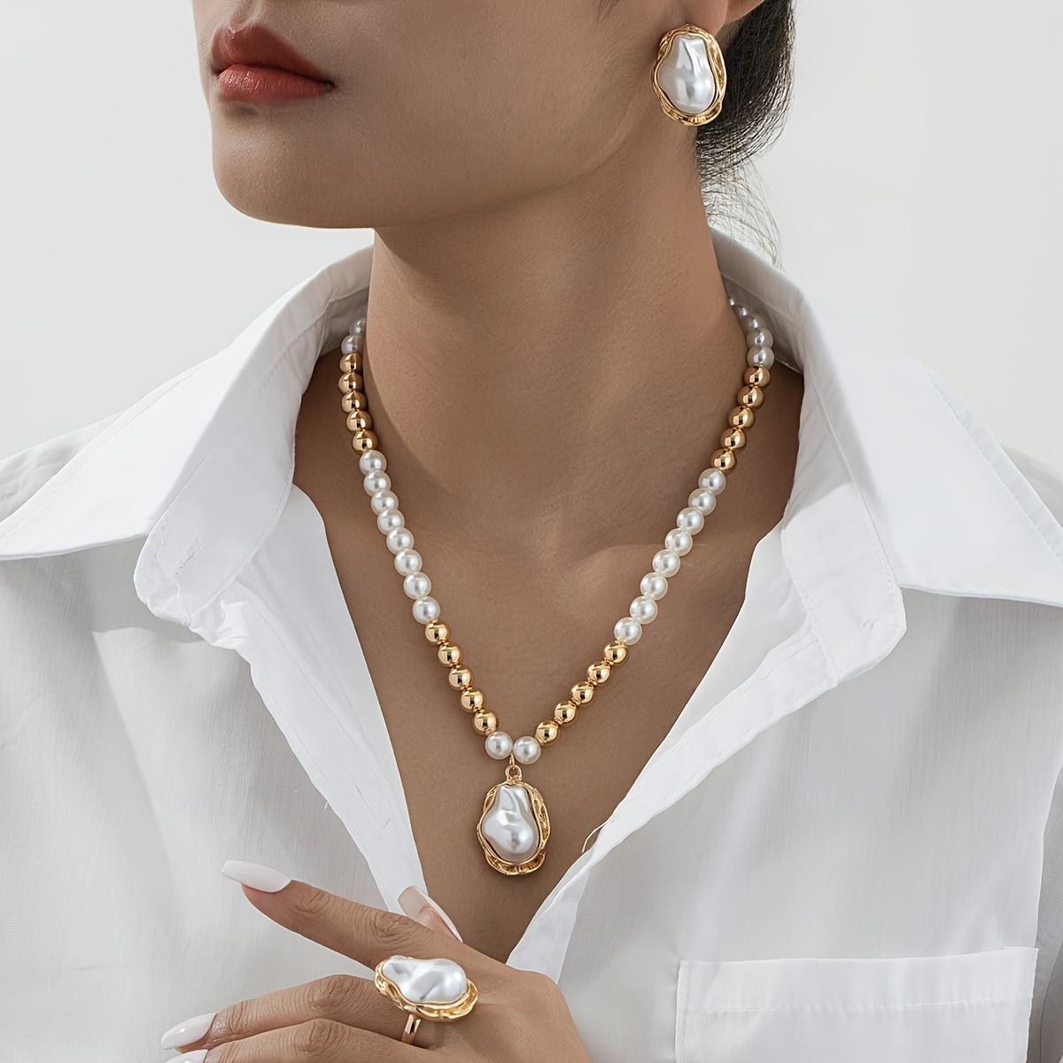 

Модные украшения для женщин белый