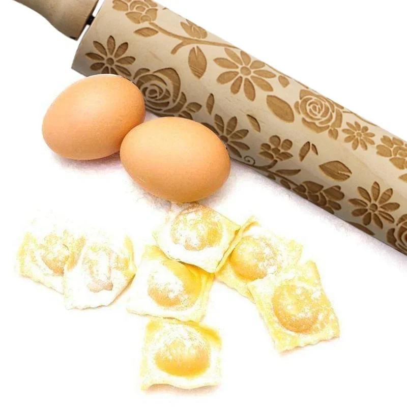 Christmas Decoration Baking Pastry Tool New Year Dough Stick Embossing Roll Pin Laser Wooden Christmas Rolling Pin