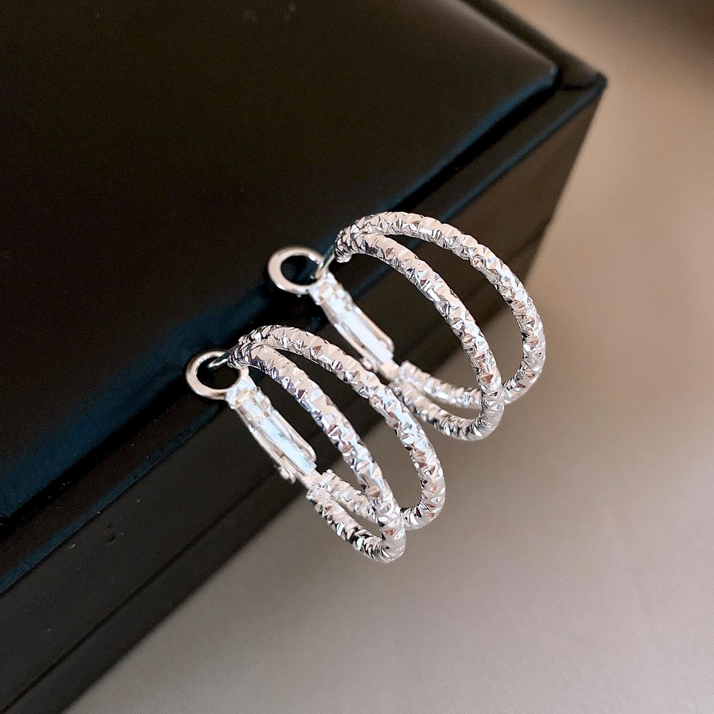 European and American simple double-layer pleated round earrings light luxury earrings versatile temperament earrings women