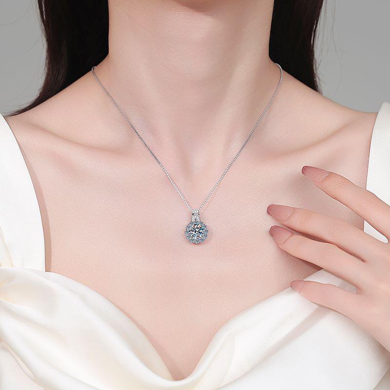 Yin Baichuan S925 Sterling Silver Moissanite Sunflower Pendant Necklace for Women - Stylish & Versatile
