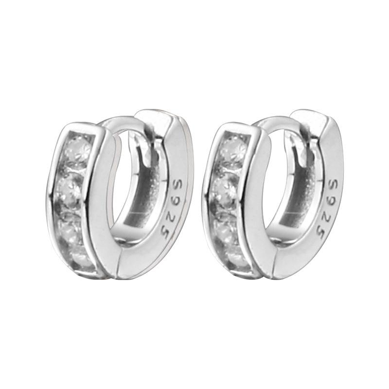 

Легкие роскошные циркониевые маленькие и изысканные мини-серьги женские модные и элегантные простые серьги из стерлингового серебра 925 пробы A pair of 925 silver