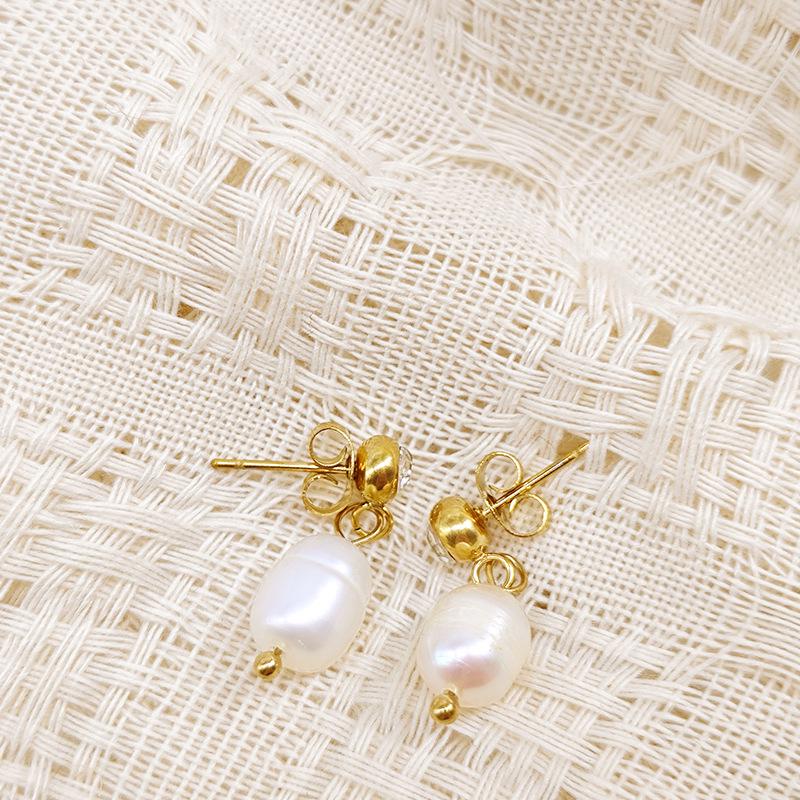 French Romantic 18k Gold-Plated Pearl Earrings - Elegant and Versatile Stainless Steel Design for Women