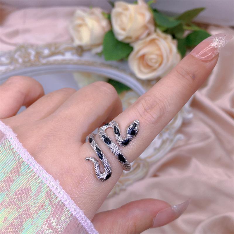 Fashion Gothic Drop Oil Snake Rings for Women Punk Hip Hop Silver Color Opening Adjustable Animal Ring Trendy Party Jewelry Gift