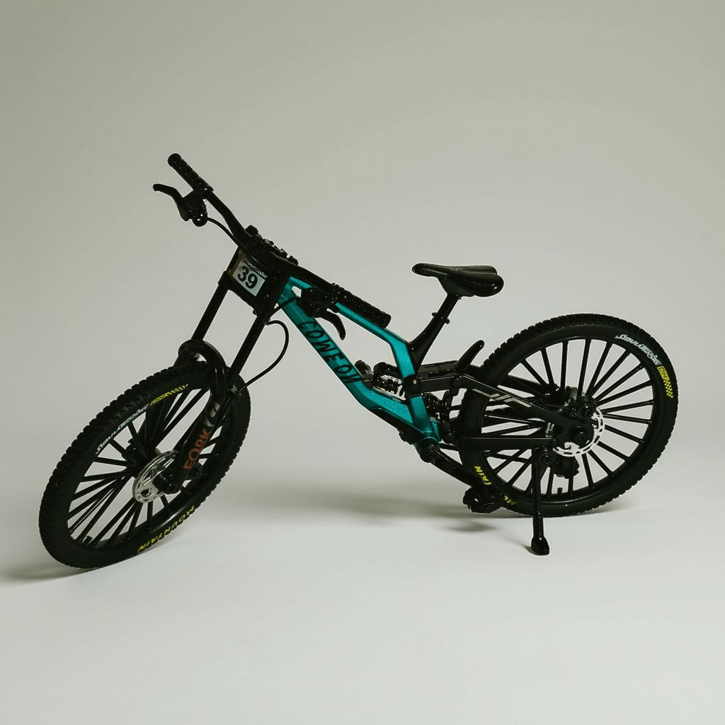 1:8 All-Terrain Mountain Bicycle Die-Made Model with Realistic Suspension and Brakes, Suitable for Indoor and Outdoor Display.