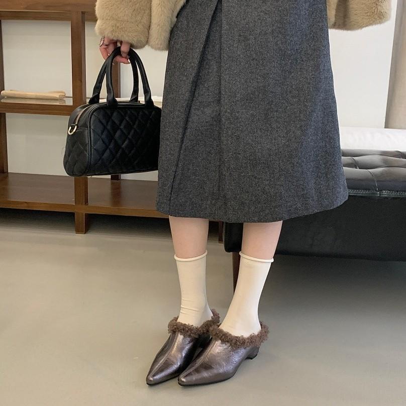 High heel deep mouth pointed hair shoes women's 2025 winter plush thick heel single shoes tide