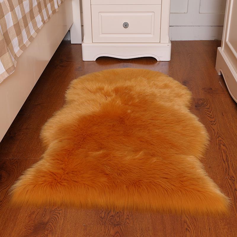 Australian Faux Wool Sofa Cushion and Sheepskin Rug Set - European Style Plush Decor for Living Room, Bedroom, or Bay Window. 65×102 cm