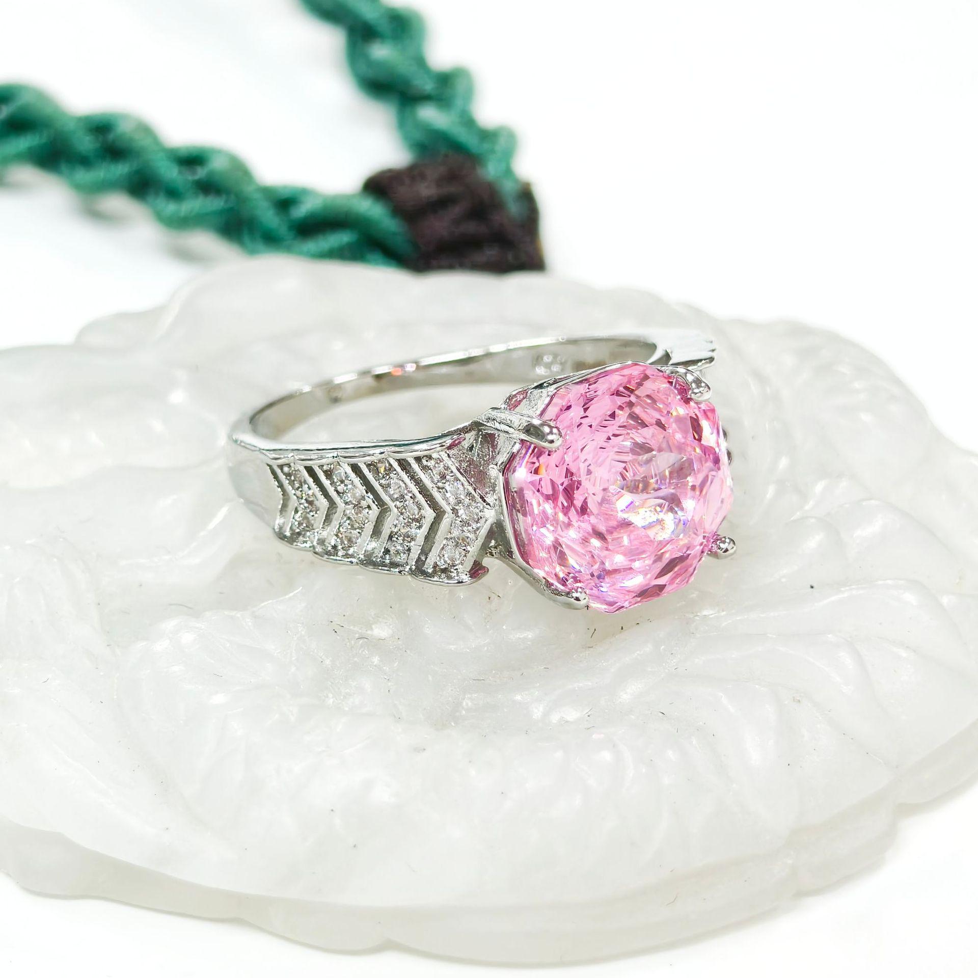 Gesen Jewelry: 2025 Elegant Pink Square Ring – Luxurious & Versatile Design Size 5