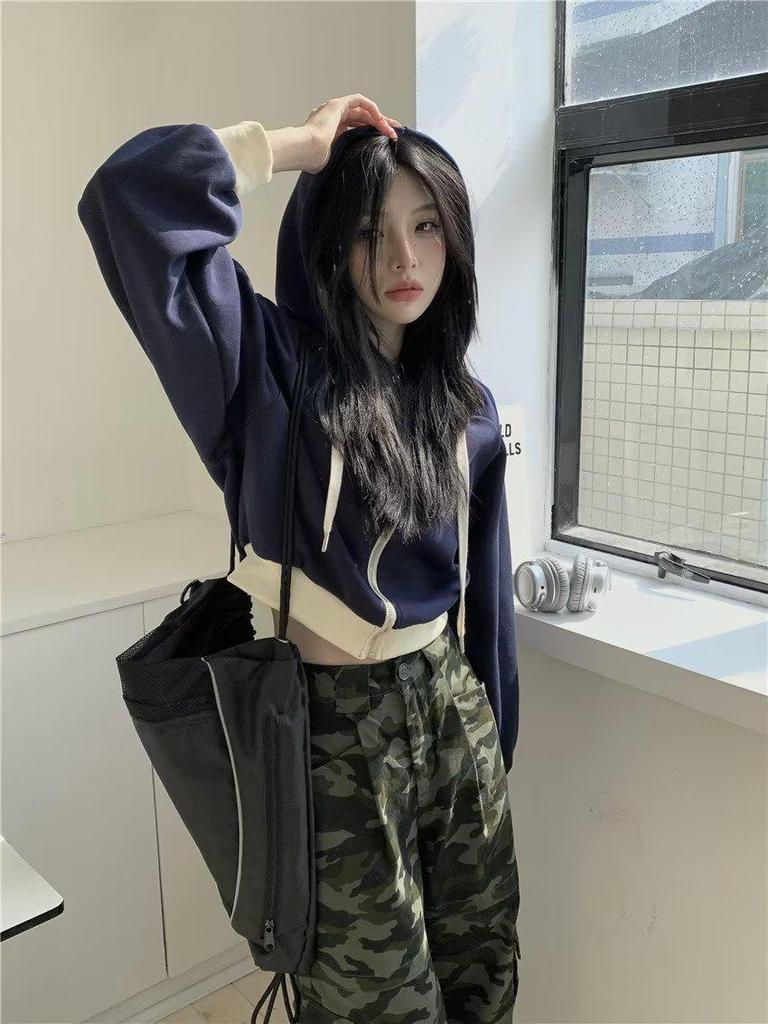 Women's Retro Color-Block Hooded Zipper Sweatshirt - Autumn/Winter 2023 Collection