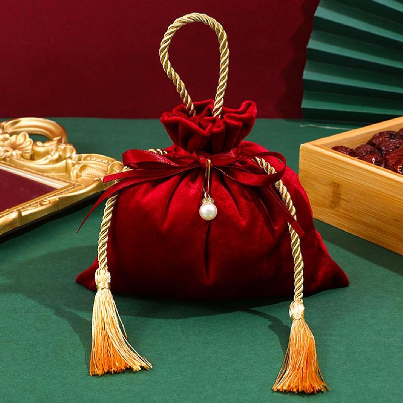 

Шелковый подарочный мешочек для конфет на свадьбу с завязкой 16x17 cm