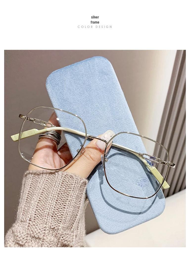 Student Style Photochromic Myopia Glasses with Anti-Blue Light and Large Frame