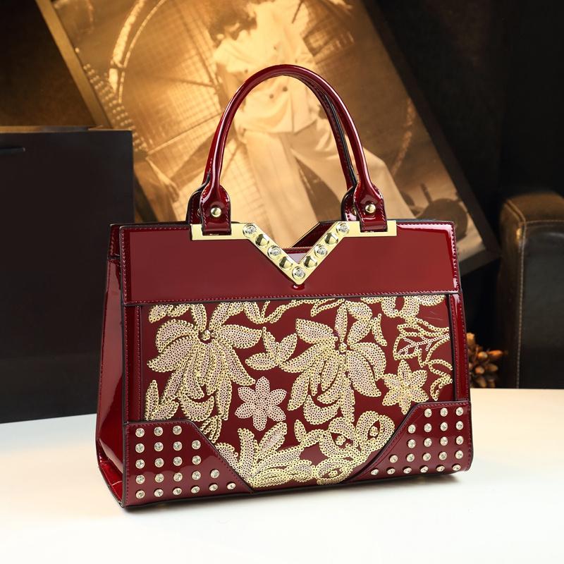 Geantă roșie avansată de mână pentru femei de vârstă mijlocie cadoul perfect pentru cină