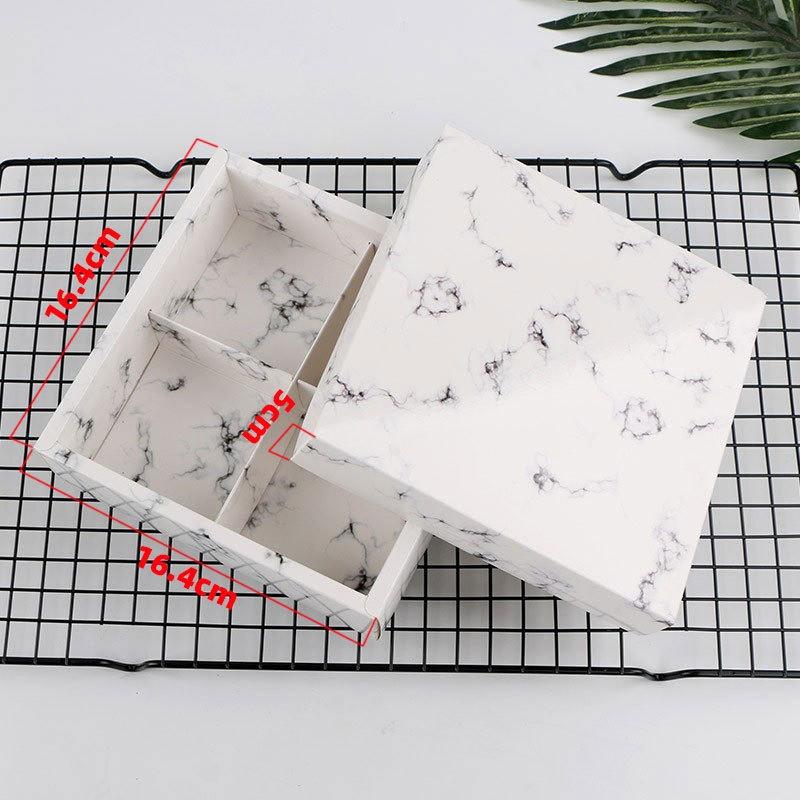 5 szt. Kwadratowe papierowe pudełka z 4 przegródkami Przezroczyste matowe wieczko Pudełko do pakowania ciasta z żółtkiem Pudełko na ciasto księżycowe